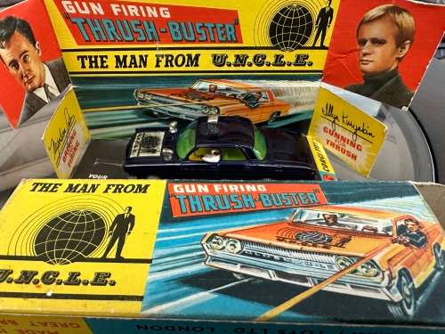 MAN FROM UNCLE GUN FIRING THRUSH BUSTER model road car + 2 figures CORGI 497